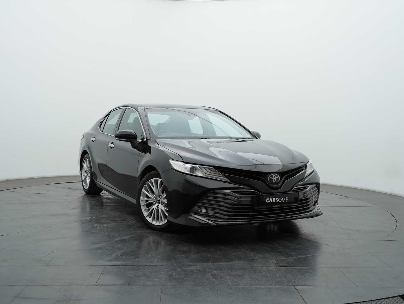 used 2019 Toyota Camry V 2.5