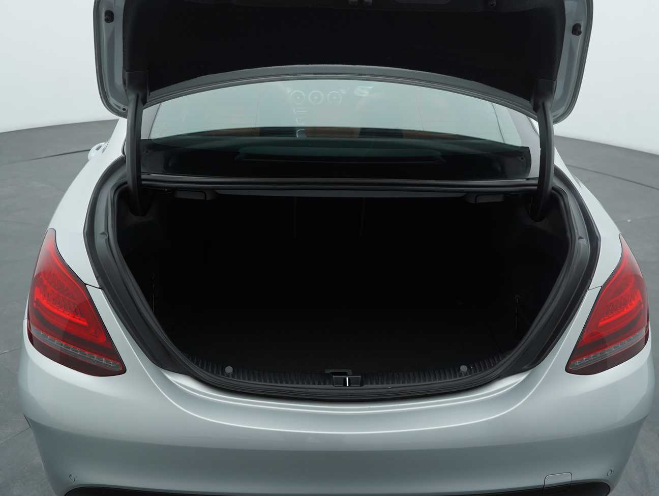 terpakai 2020 Mercedes-Benz C300 AMG Line 2.0