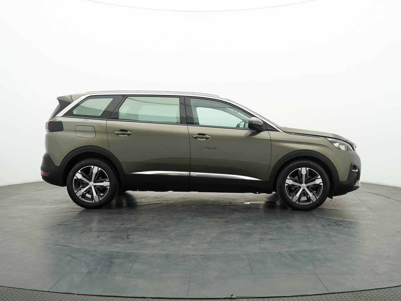 used 2018 Peugeot 5008  1.6