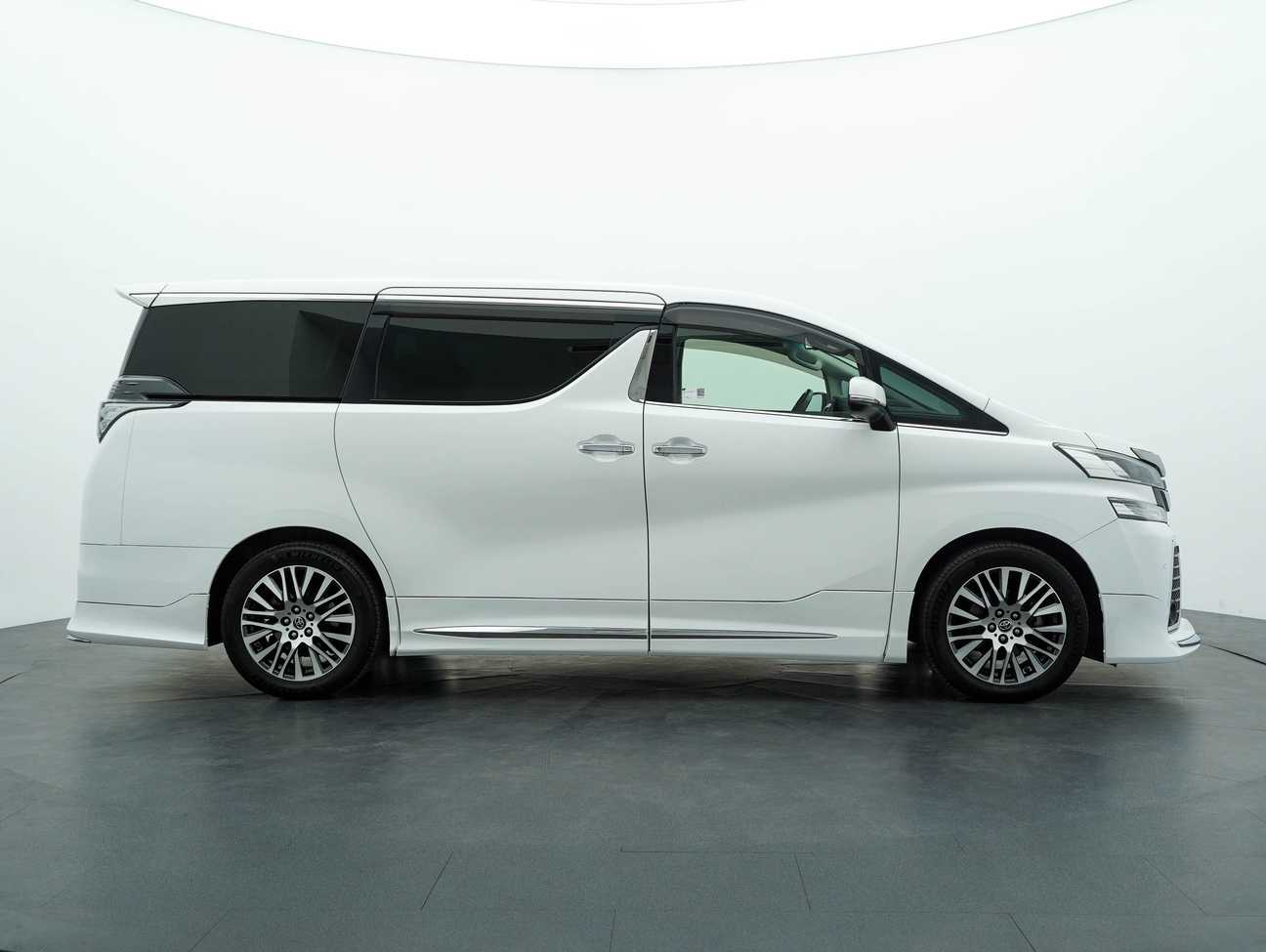 used 2016 Toyota Vellfire  2.5