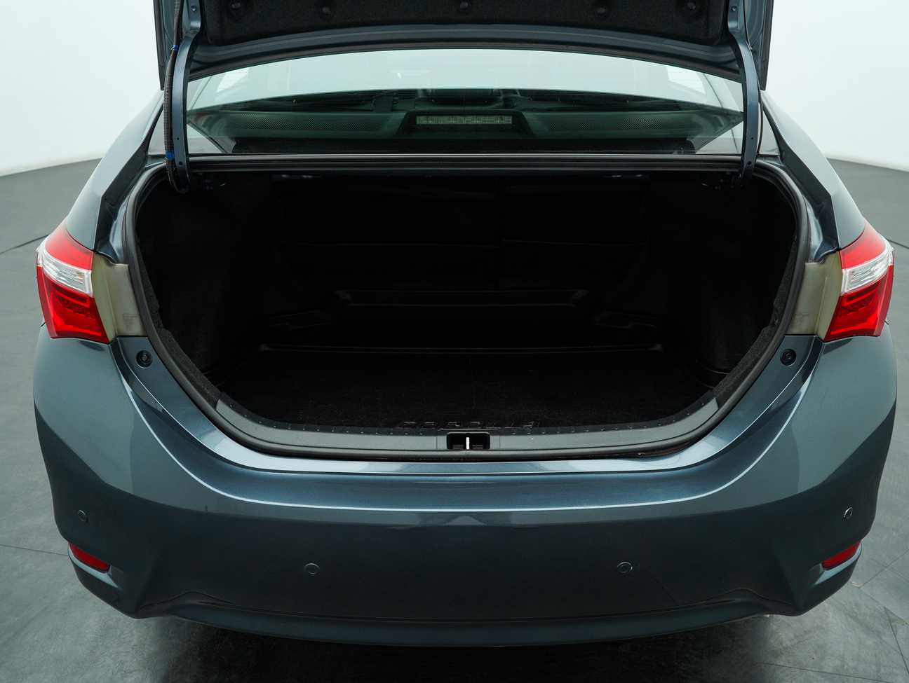 used 2014 Toyota Corolla Altis V 2.0