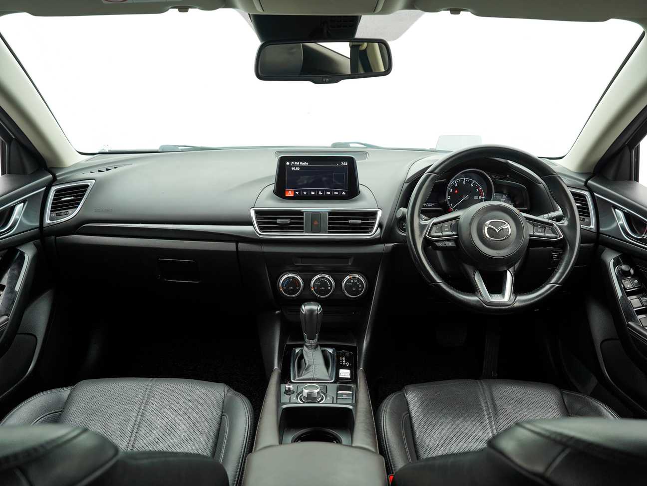 terpakai 2018 Mazda 3 SKYACTIV-G High 2.0