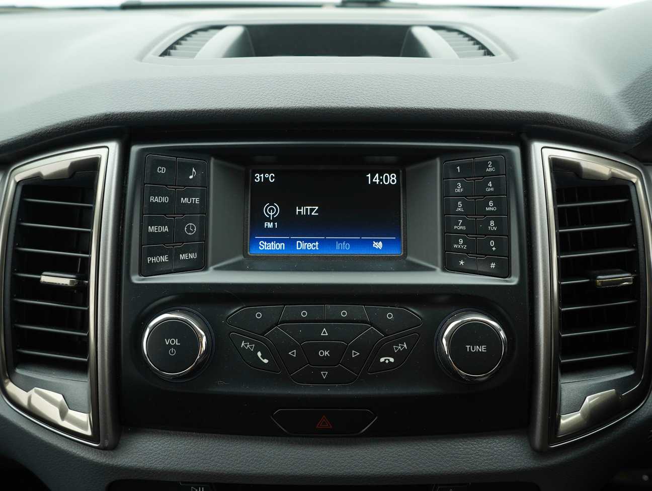 terpakai 2017 Ford Ranger XLT High Rider 2.2