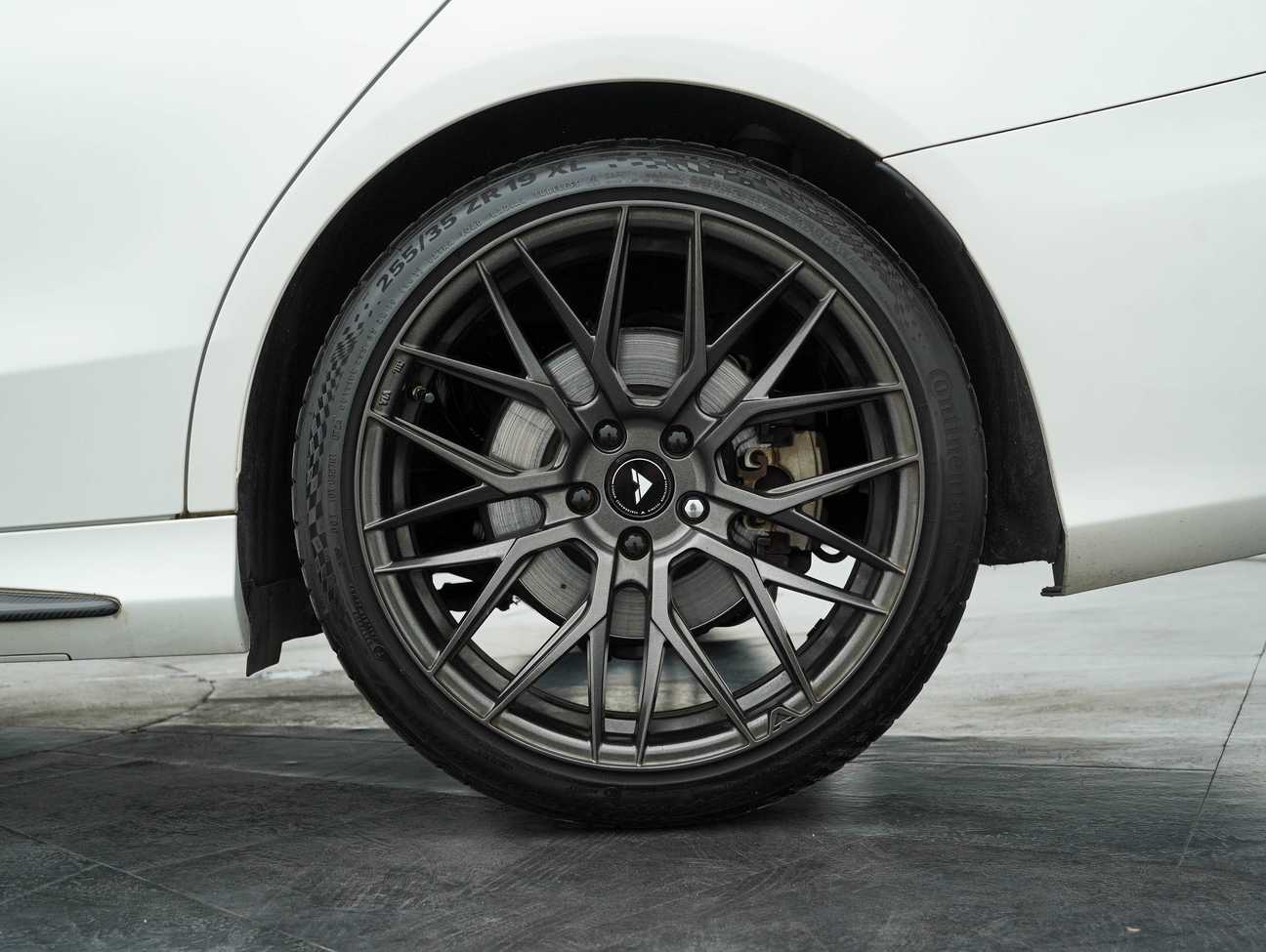 terpakai 2018 Mercedes-Benz C300 Avantgarde AMG Line 2.0