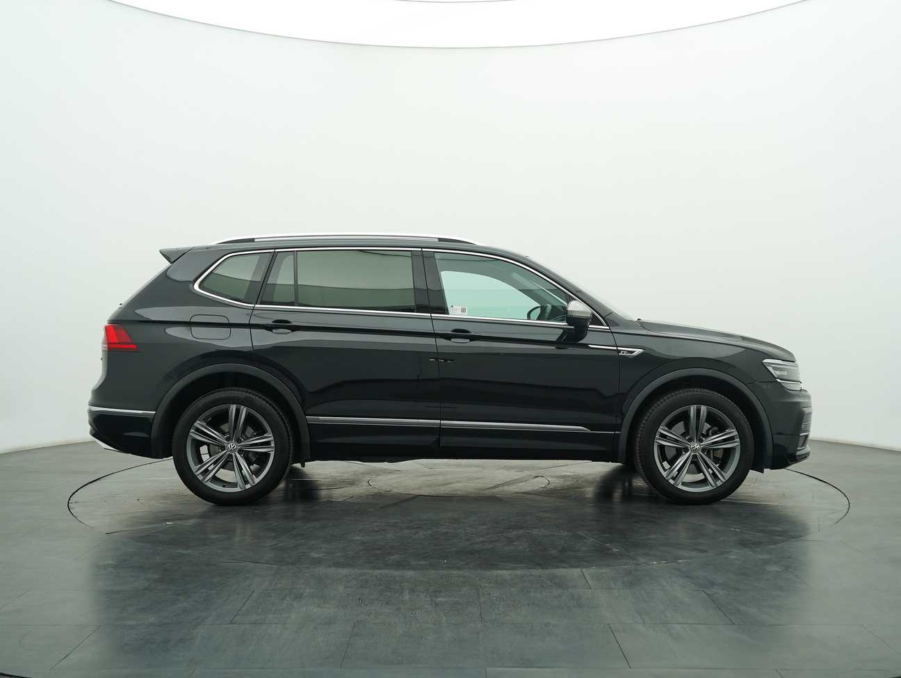 used 2021 Volkswagen Tiguan Allspace R-Line 4MOTION 2.0
