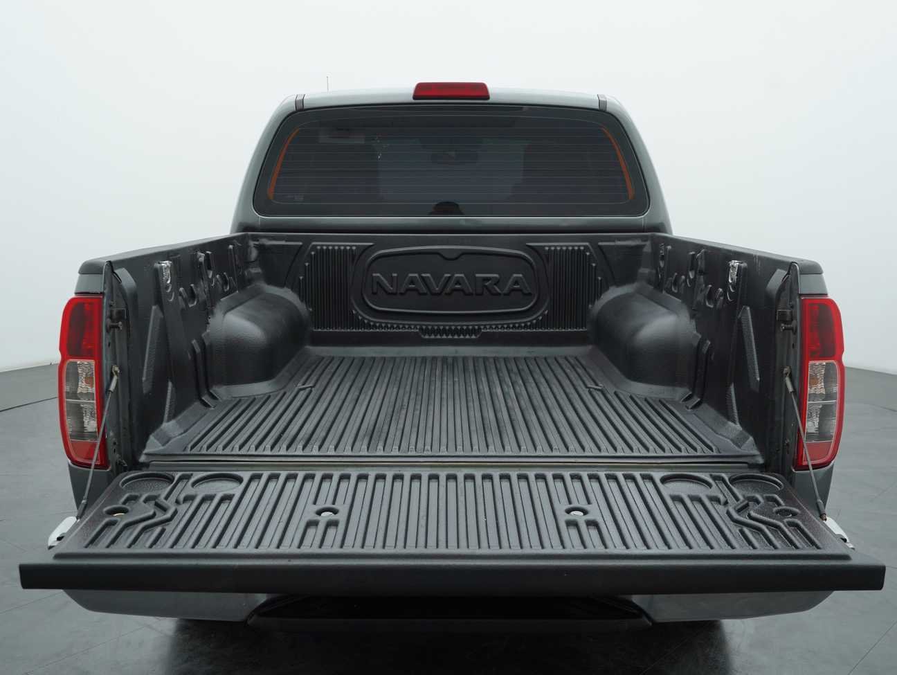 terpakai 2014 Nissan Navara LE Dual Cab 2.5