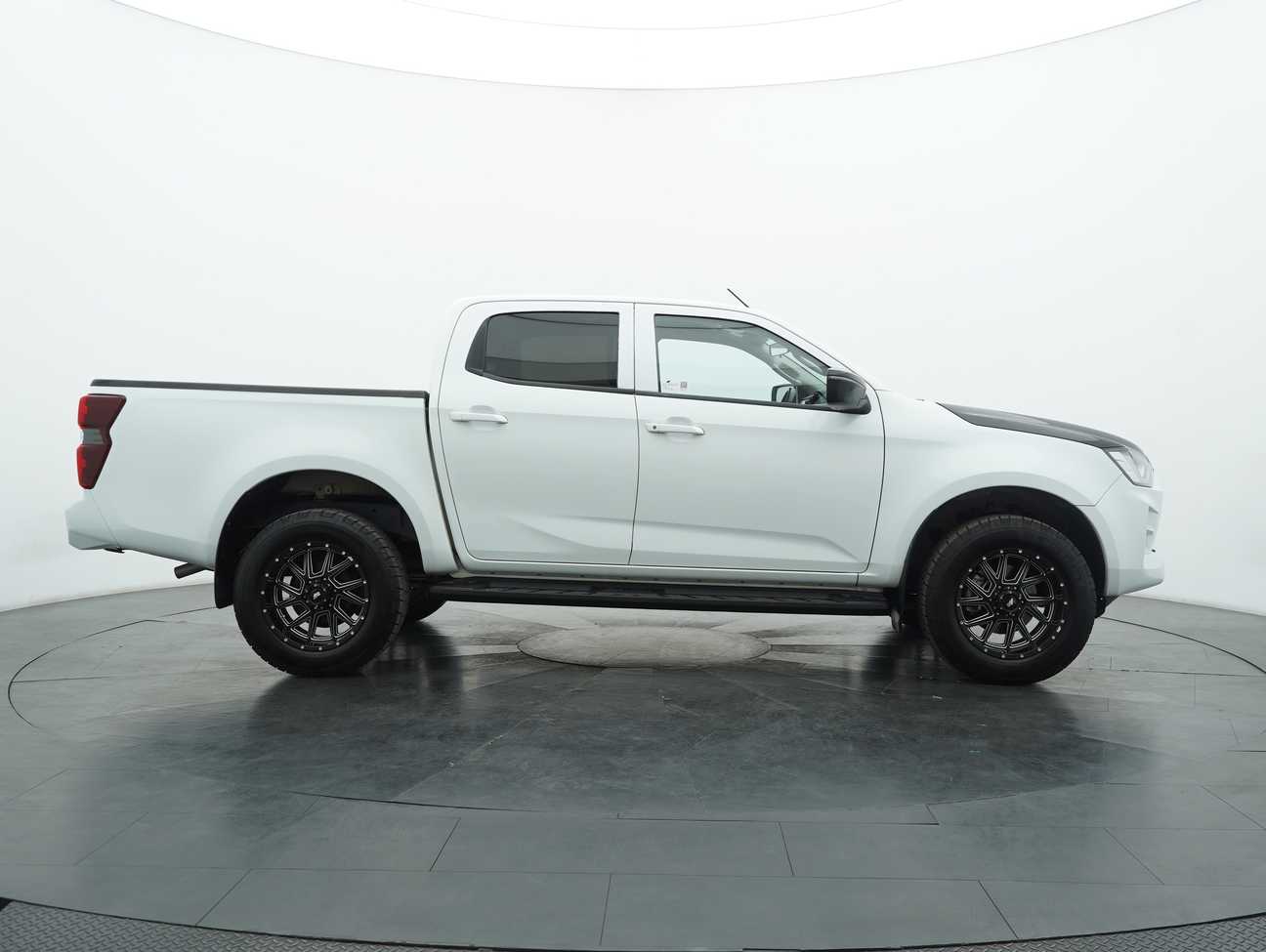 terpakai 2023 Isuzu D-Max Auto Plus Dual Cab 1.9