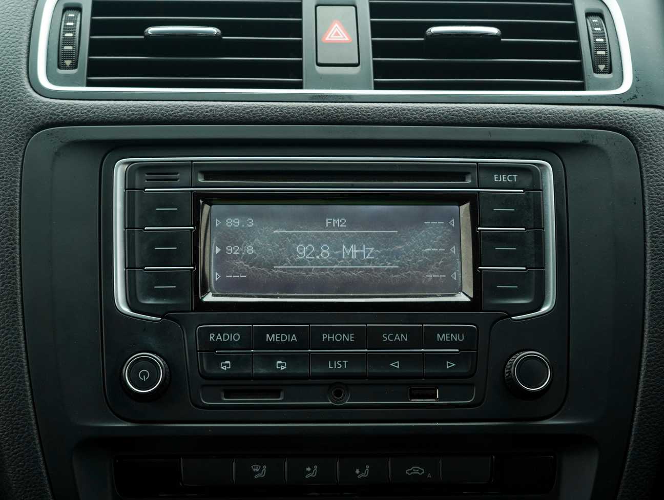 terpakai 2014 Volkswagen Jetta TSI 1.4