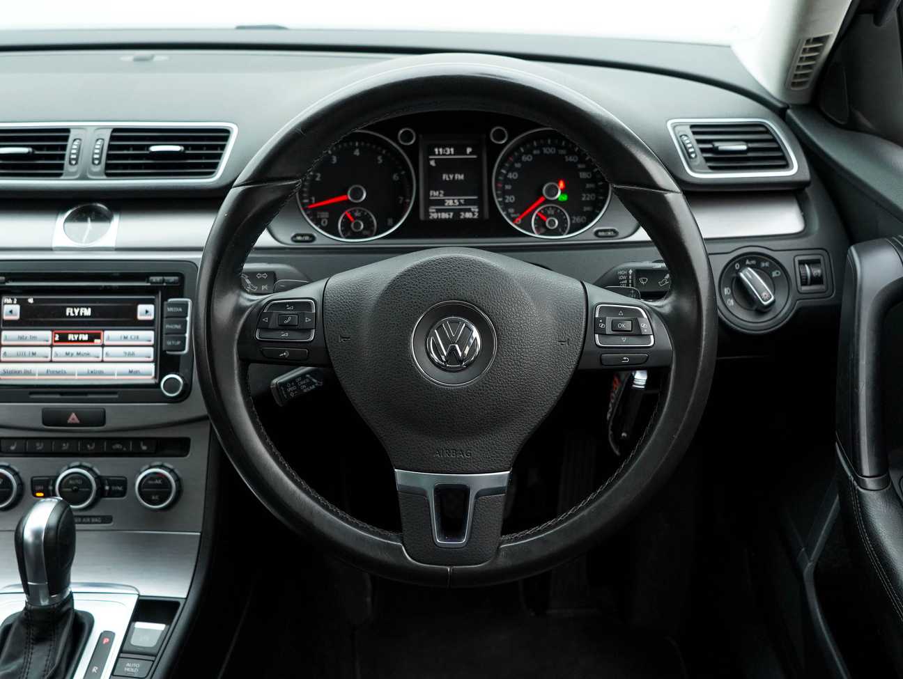 terpakai 2014 Volkswagen Passat TSI 1.8