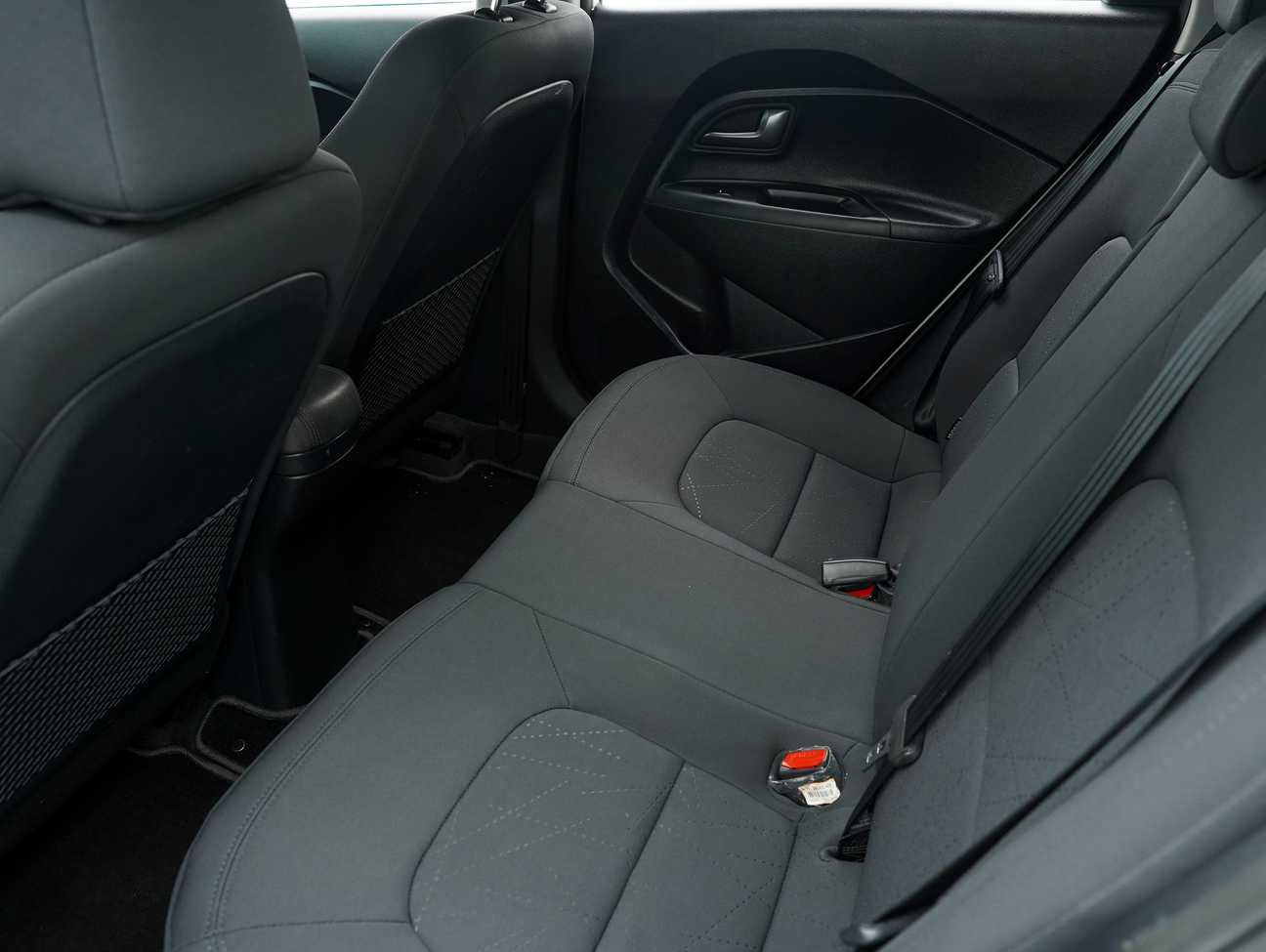 terpakai 2013 Kia RIO UB 1.4