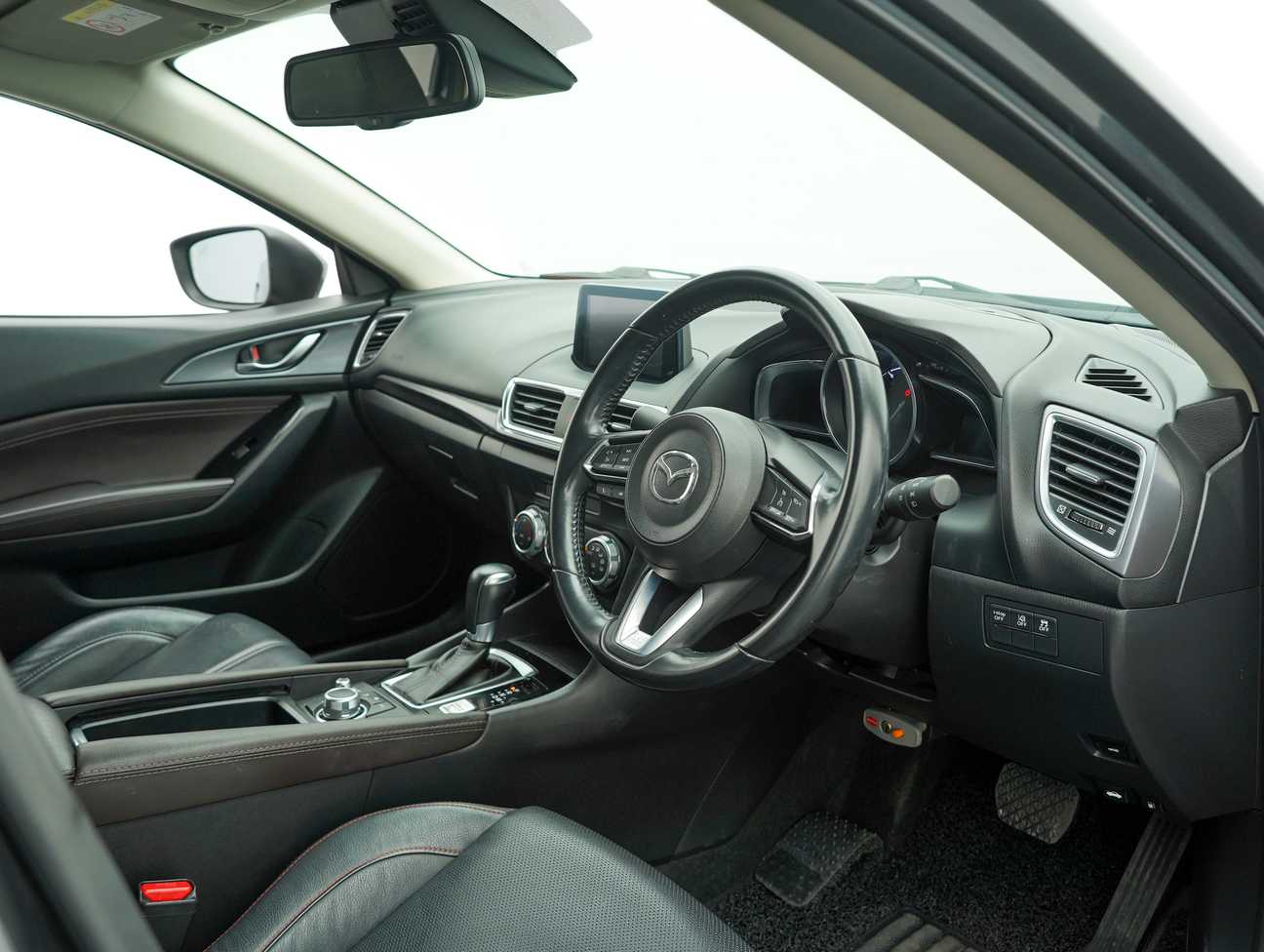 terpakai 2018 Mazda 3 SKYACTIV-G High 2.0