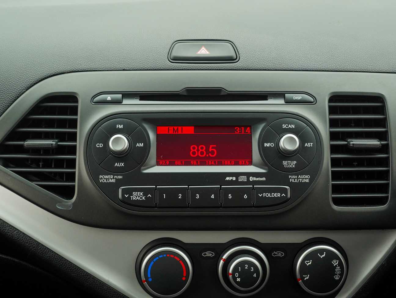 terpakai 2015 Kia Picanto  1.2