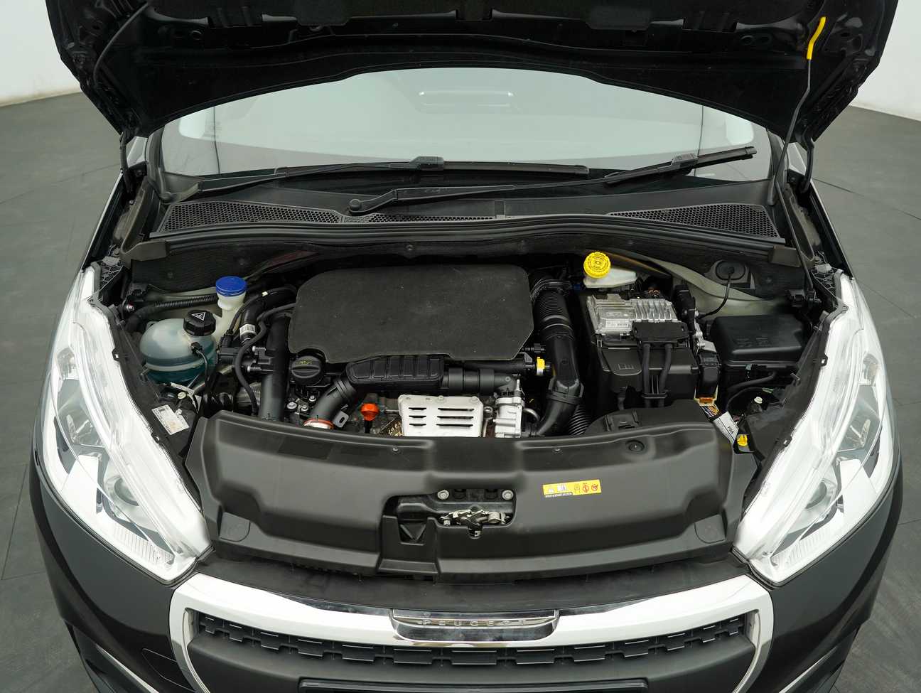 terpakai 2019 Peugeot 208 PureTech 1.2