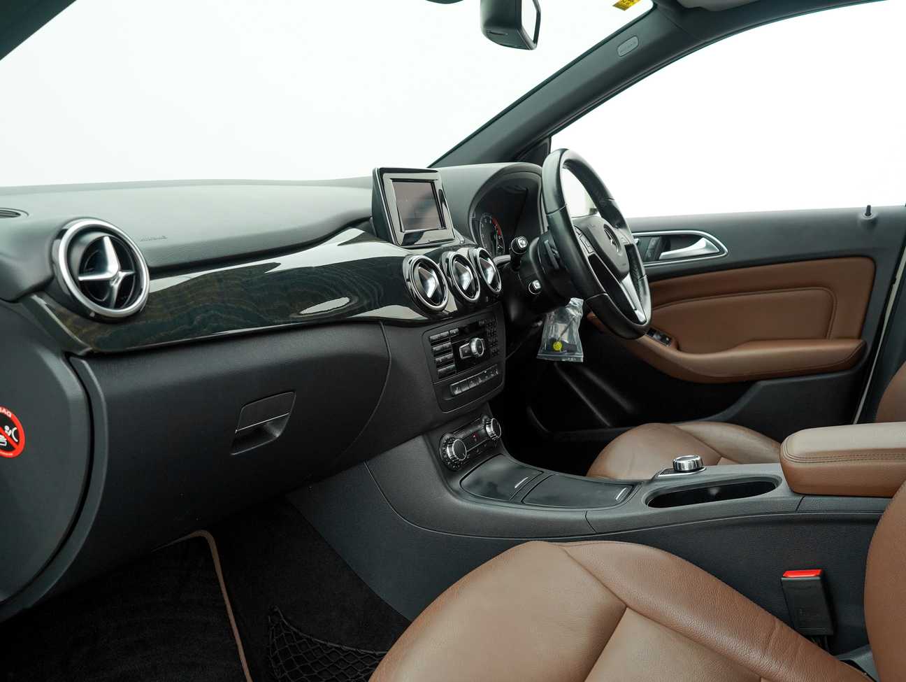 terpakai 2014 Mercedes-Benz B200 Sport Tourer 1.6