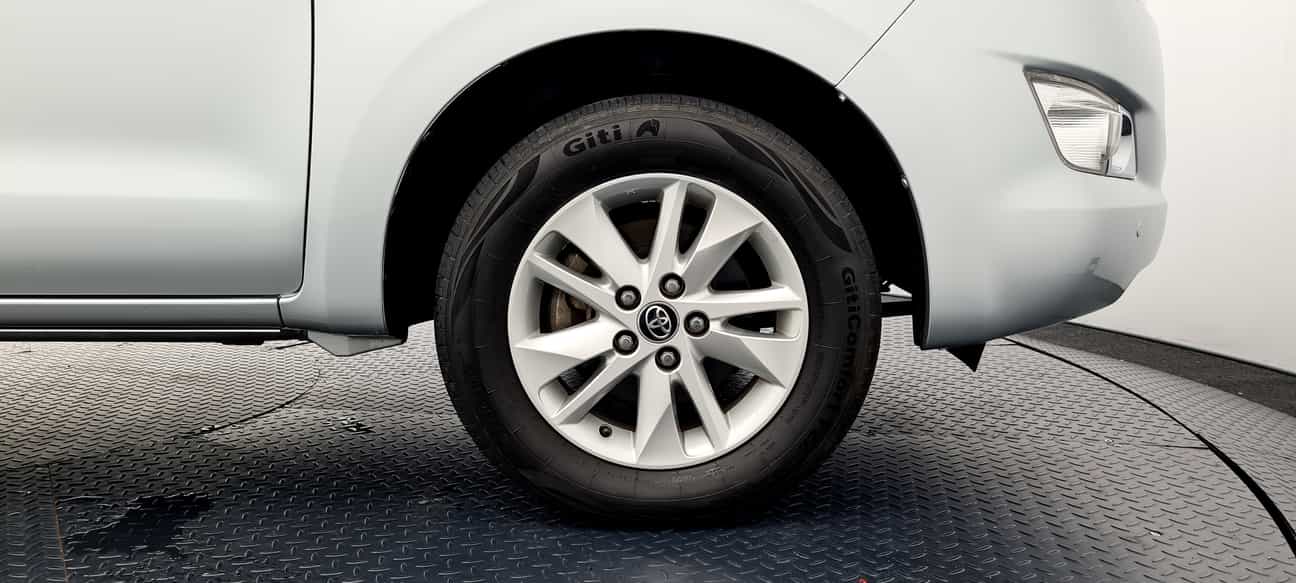 used 2018 Toyota INNOVA E 2.0