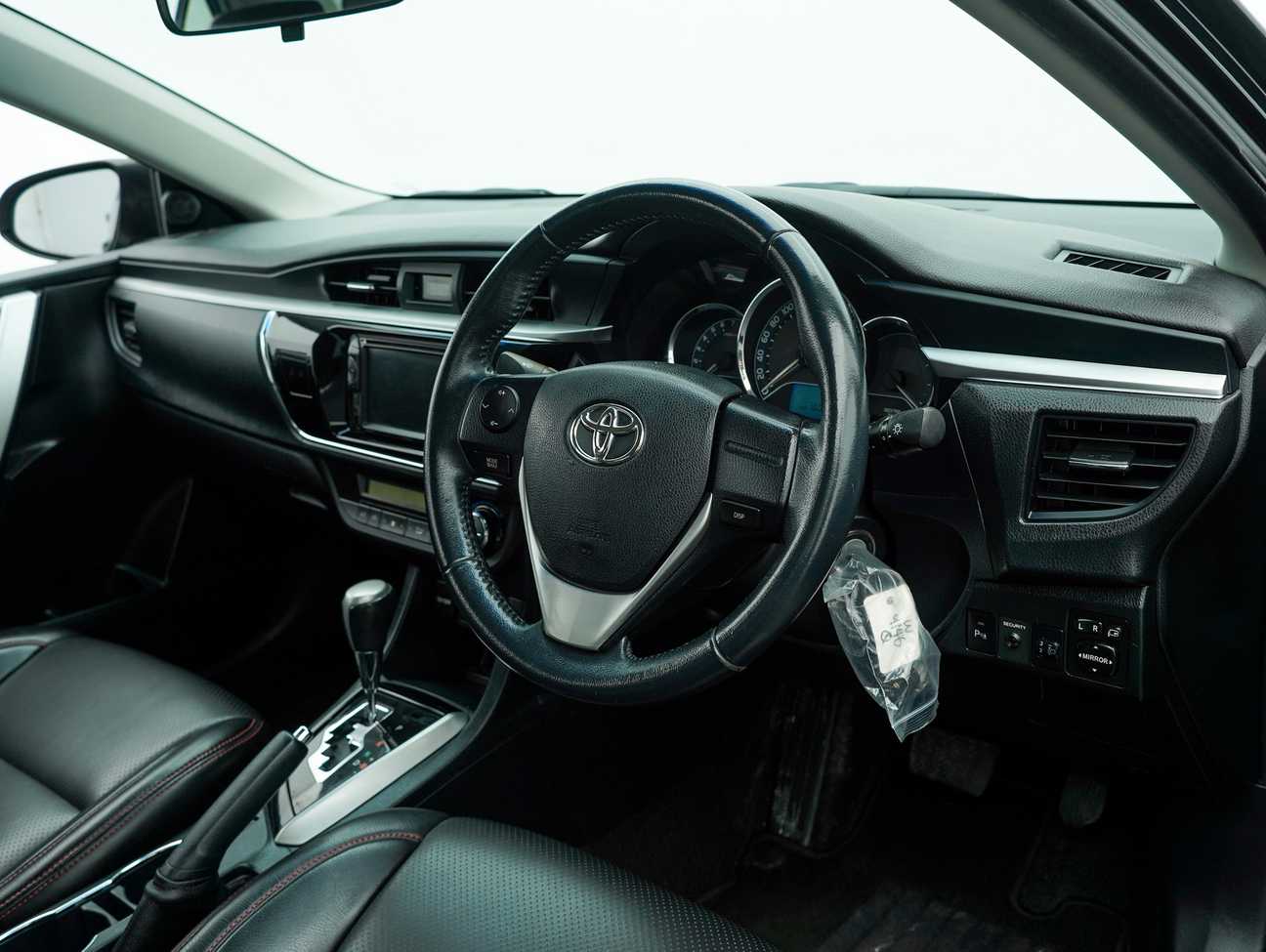 used 2014 Toyota Corolla Altis E 1.8