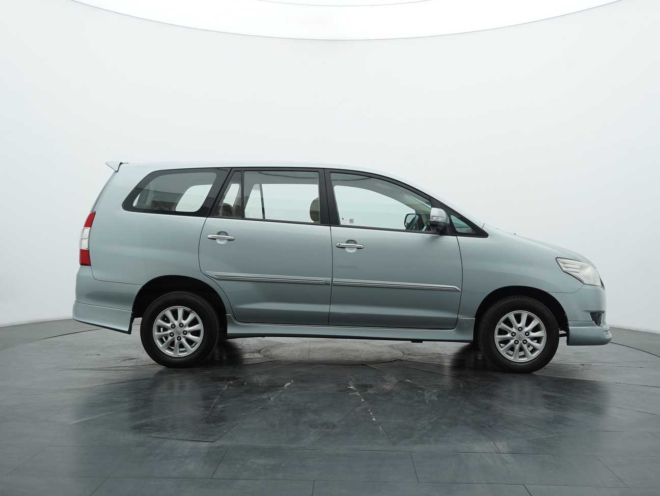used 2013 Toyota Innova G 2.0