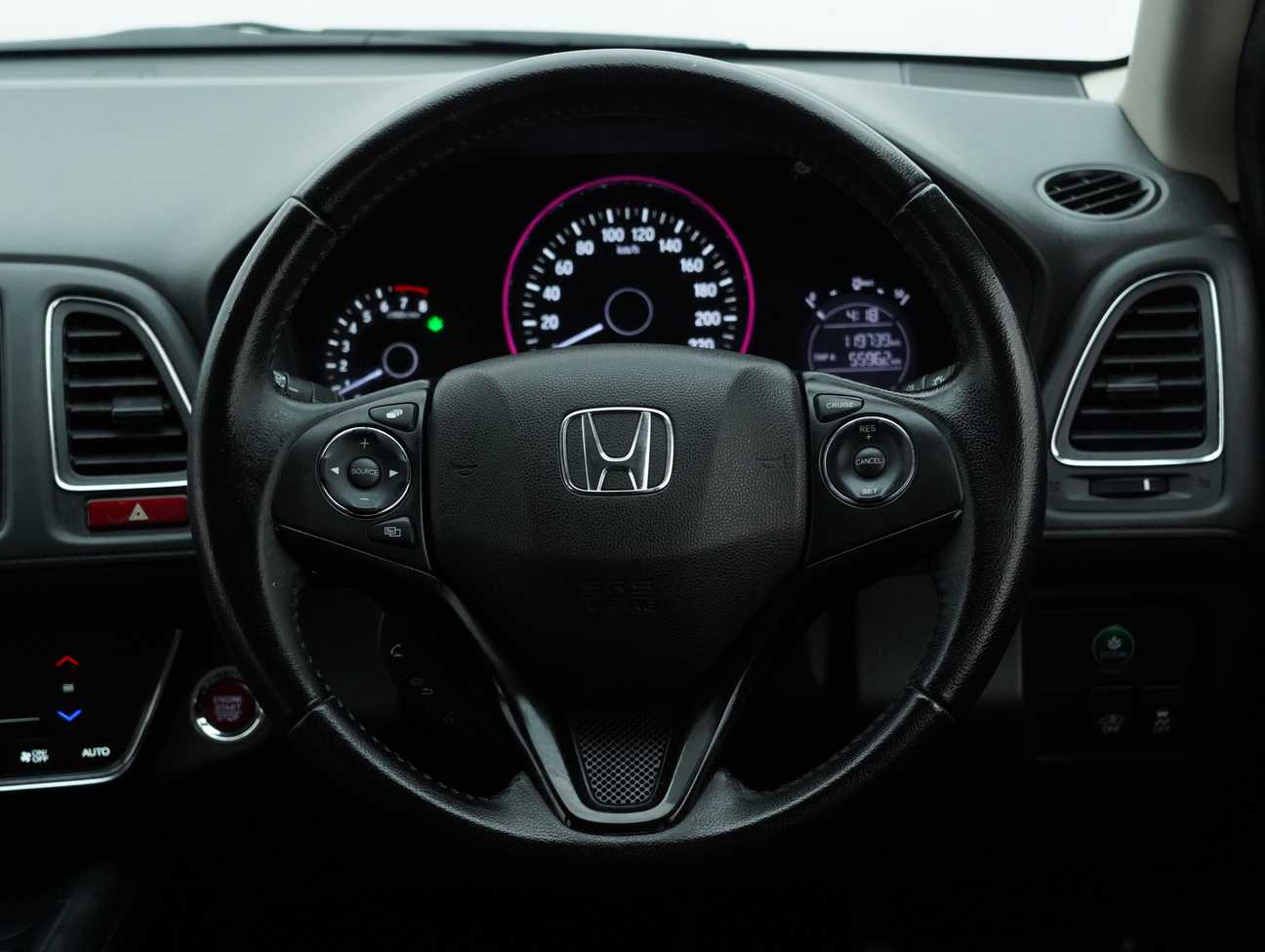 terpakai 2015 Honda HR-V V 1.8