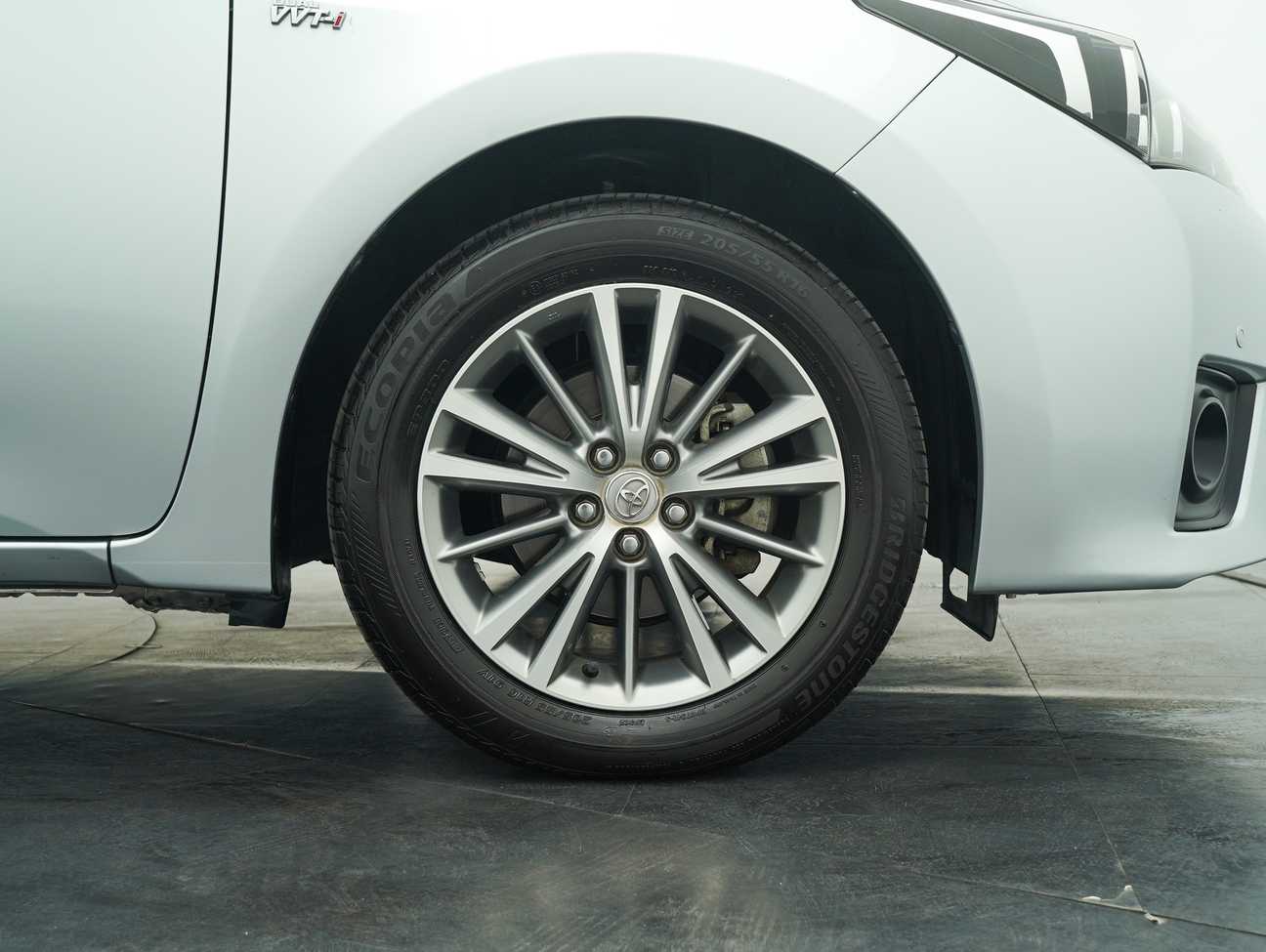 used 2015 Toyota Corolla Altis E 1.8