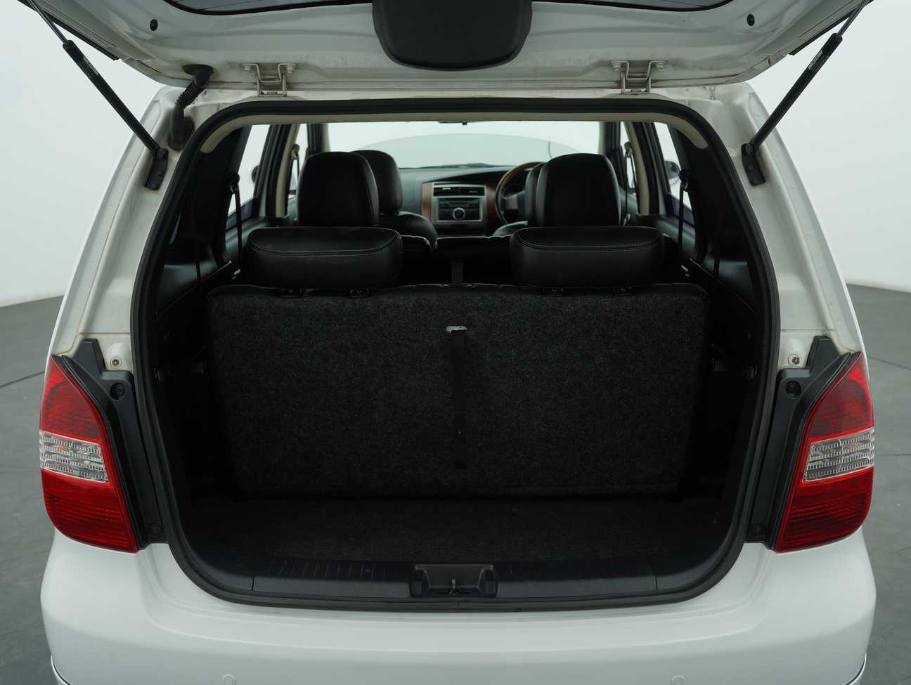 used 2011 Nissan Grand Livina CVTC Comfort 1.8