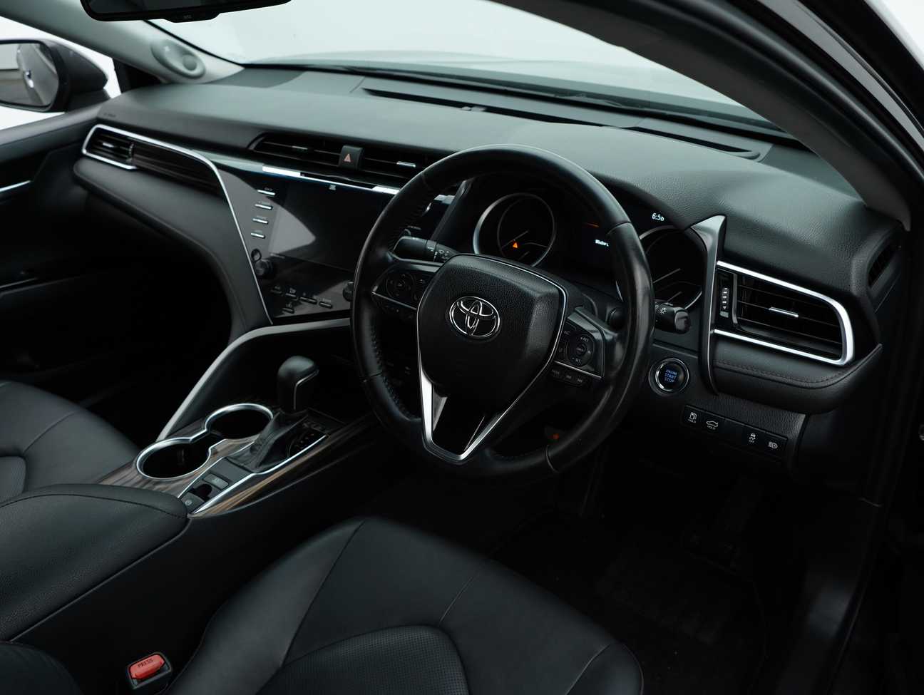 used 2019 Toyota Camry V 2.5