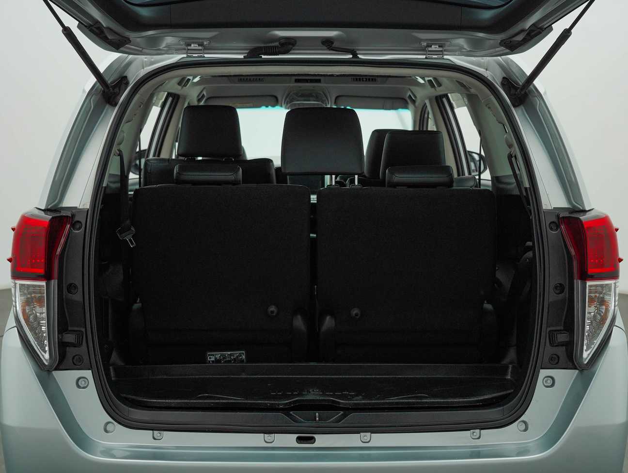 terpakai 2021 Toyota Innova X 2.0