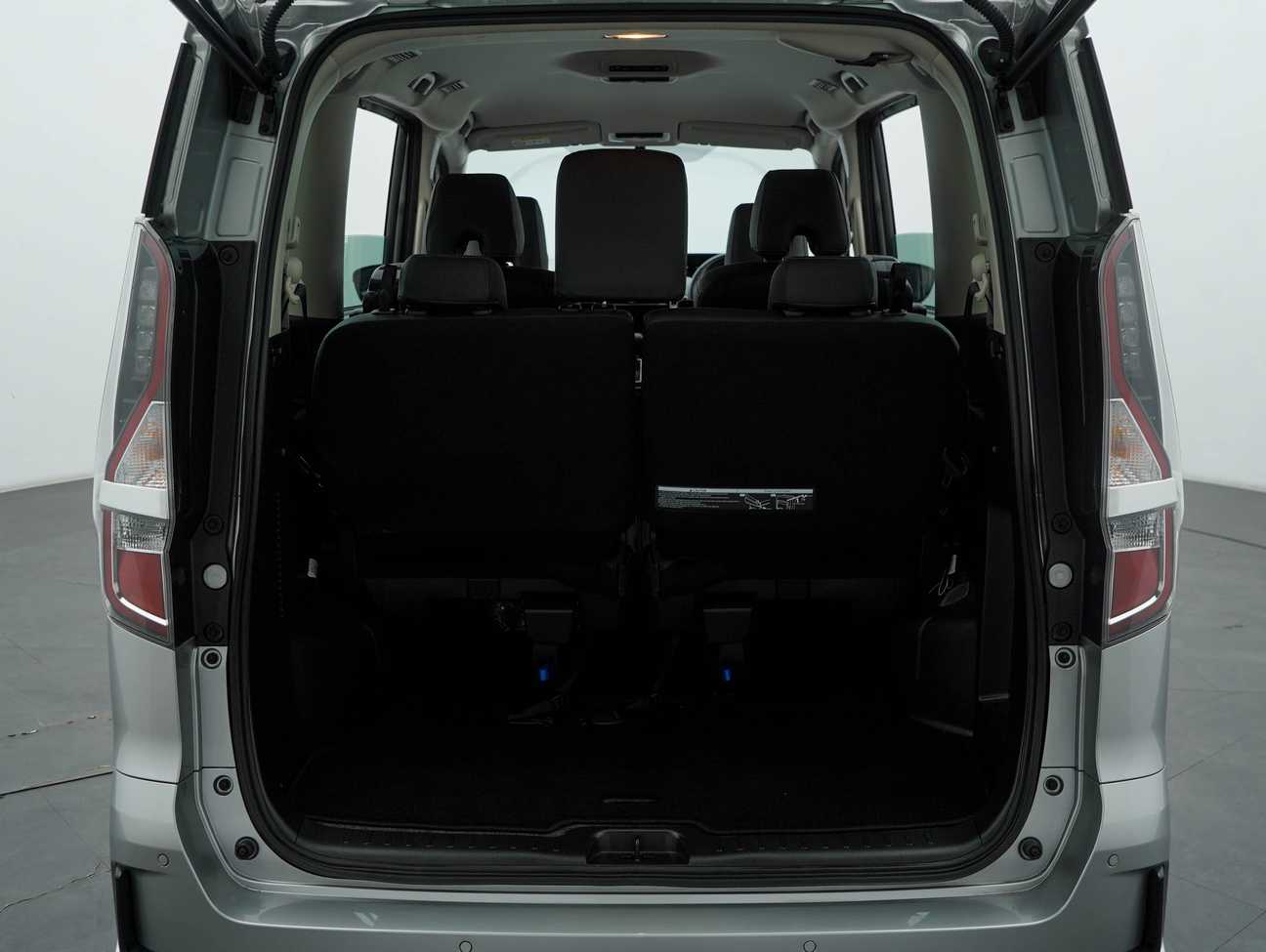 terpakai 2024 Nissan Serena S-Hybrid High-Way Star 2.0
