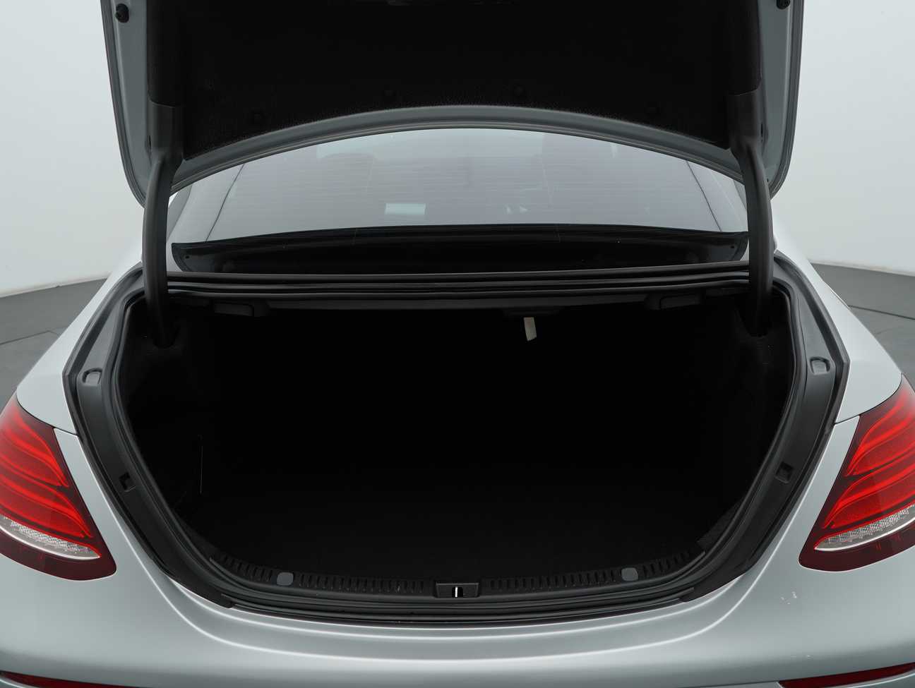 used 2020 Mercedes-Benz E200 Avantgarde 2.0