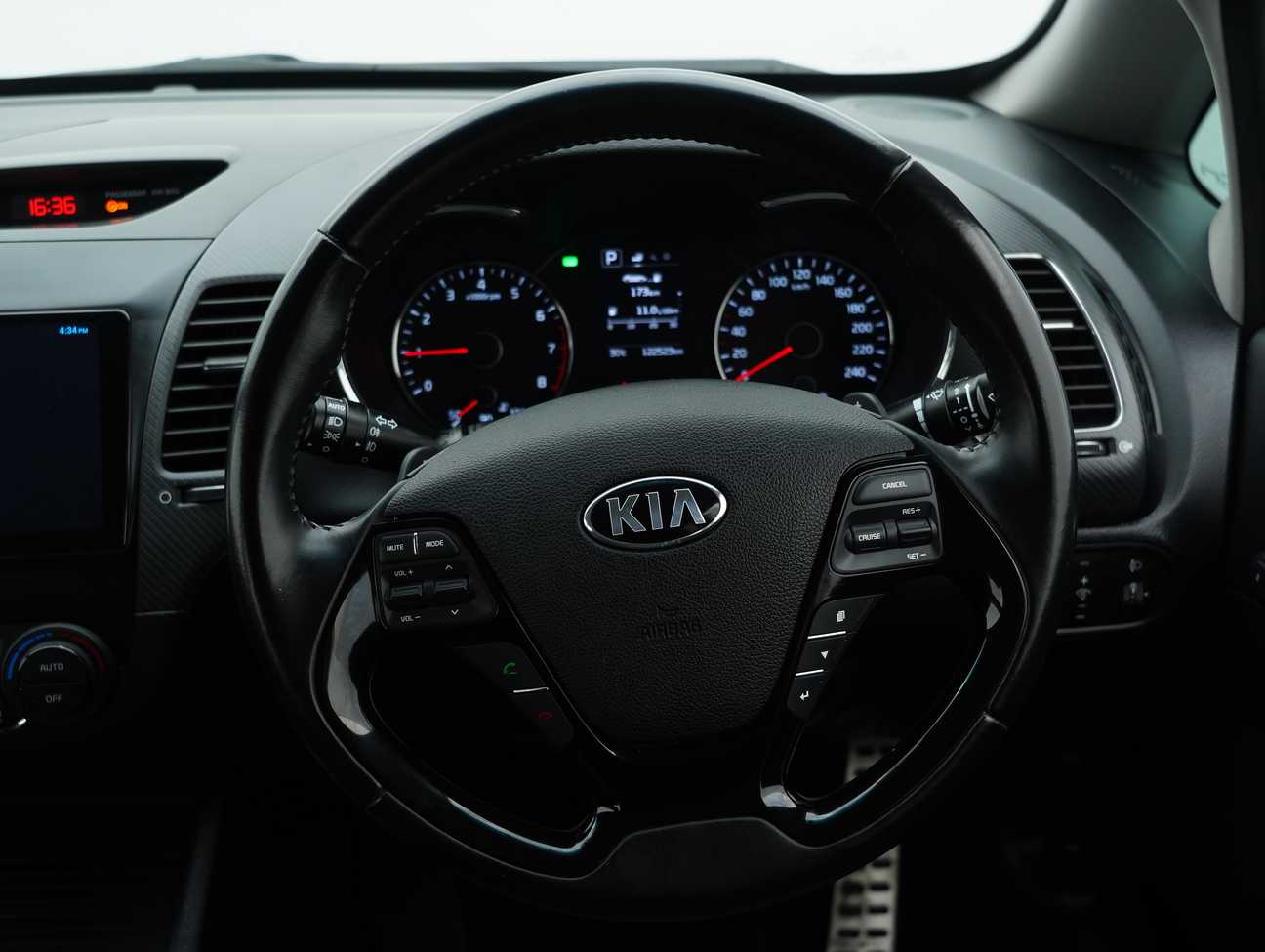 terpakai 2017 Kia Cerato K3 1.6