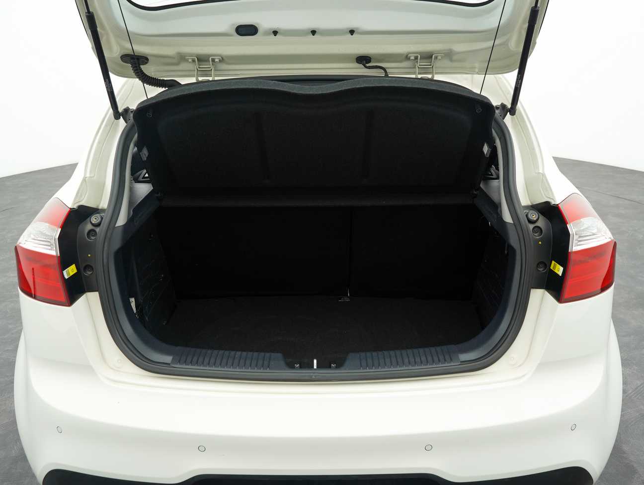 terpakai 2013 Kia RIO UB 1.4