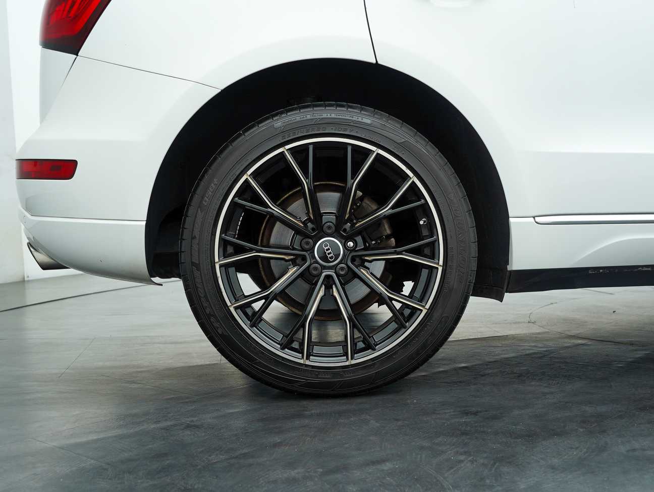 terpakai 2013 Audi Q5 Quattro TFSI 2.0