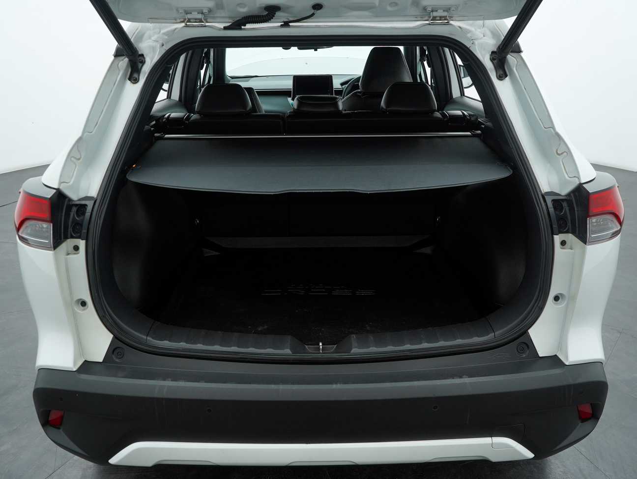 used 2022 Toyota Corolla Cross V 1.8