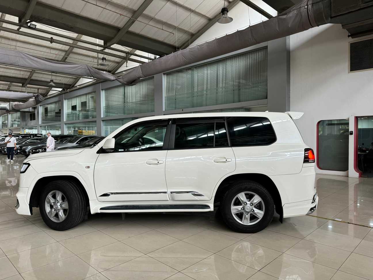 used 2009 Toyota Land Cruiser UZJ200 AX 4.7