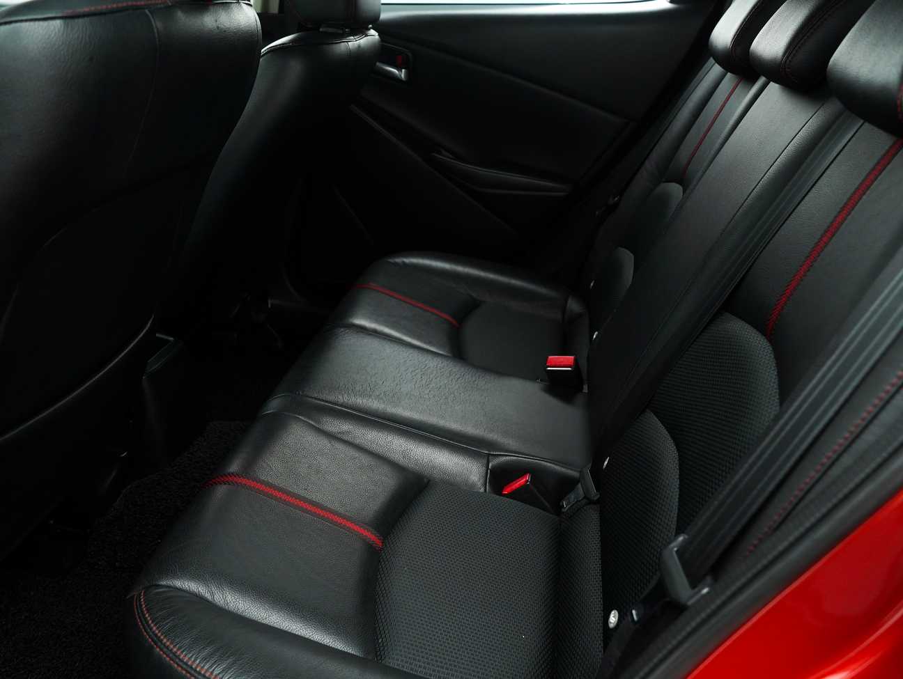 terpakai 2015 Mazda 2 SKYACTIV-G 1.5