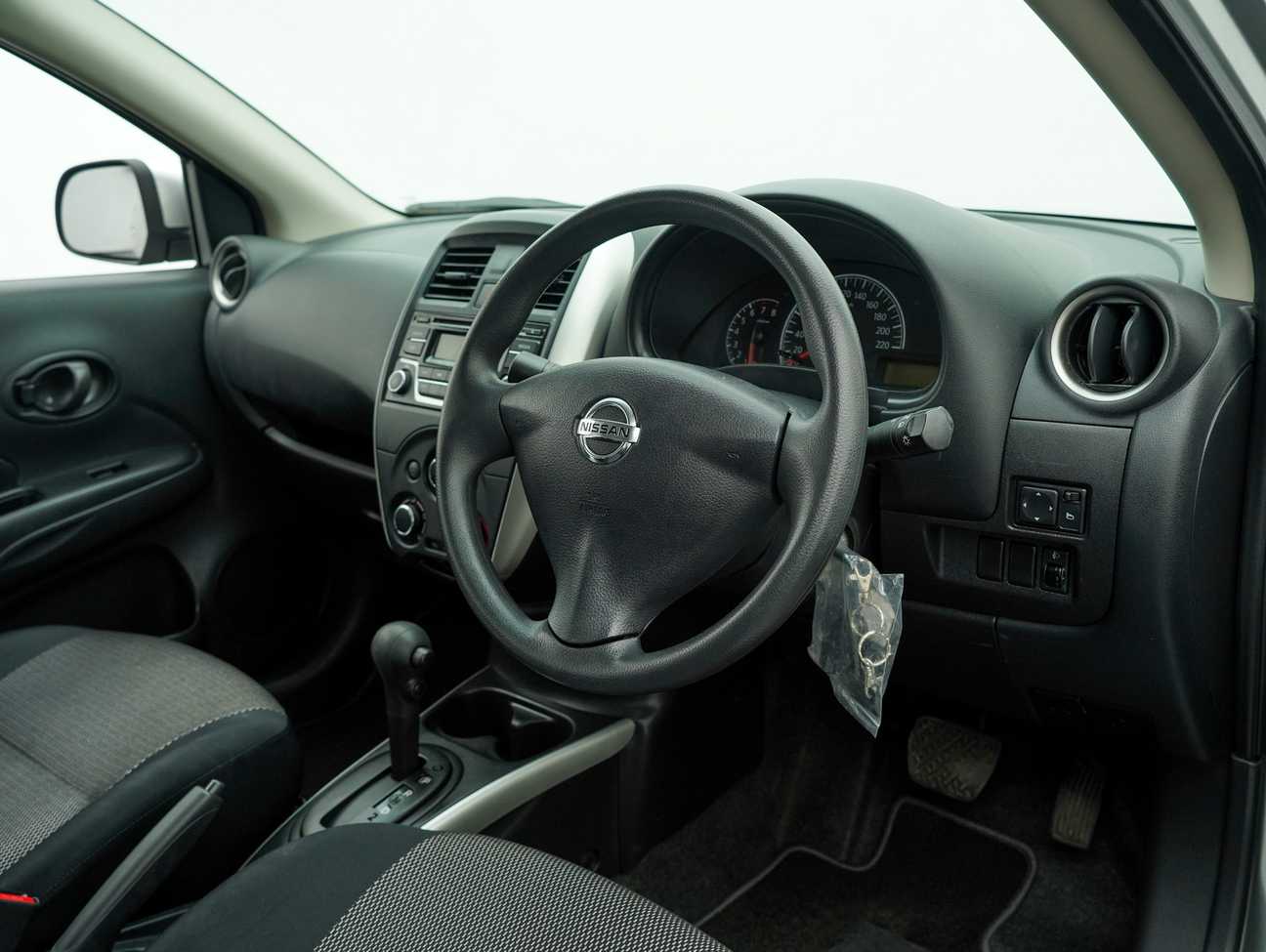 terpakai 2017 Nissan Almera E 1.5