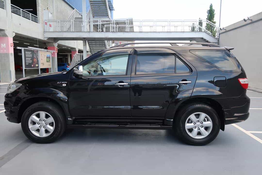 used 2009 Toyota FORTUNER V 2.7