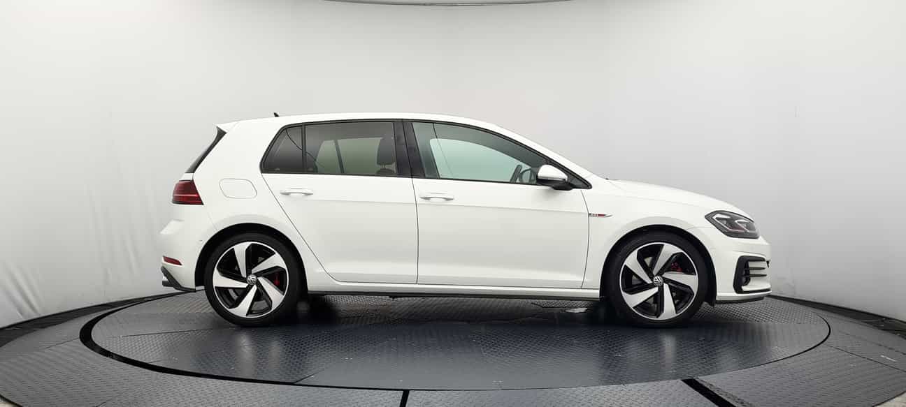 terpakai 2018 Volkswagen GOLF GTI 2.0