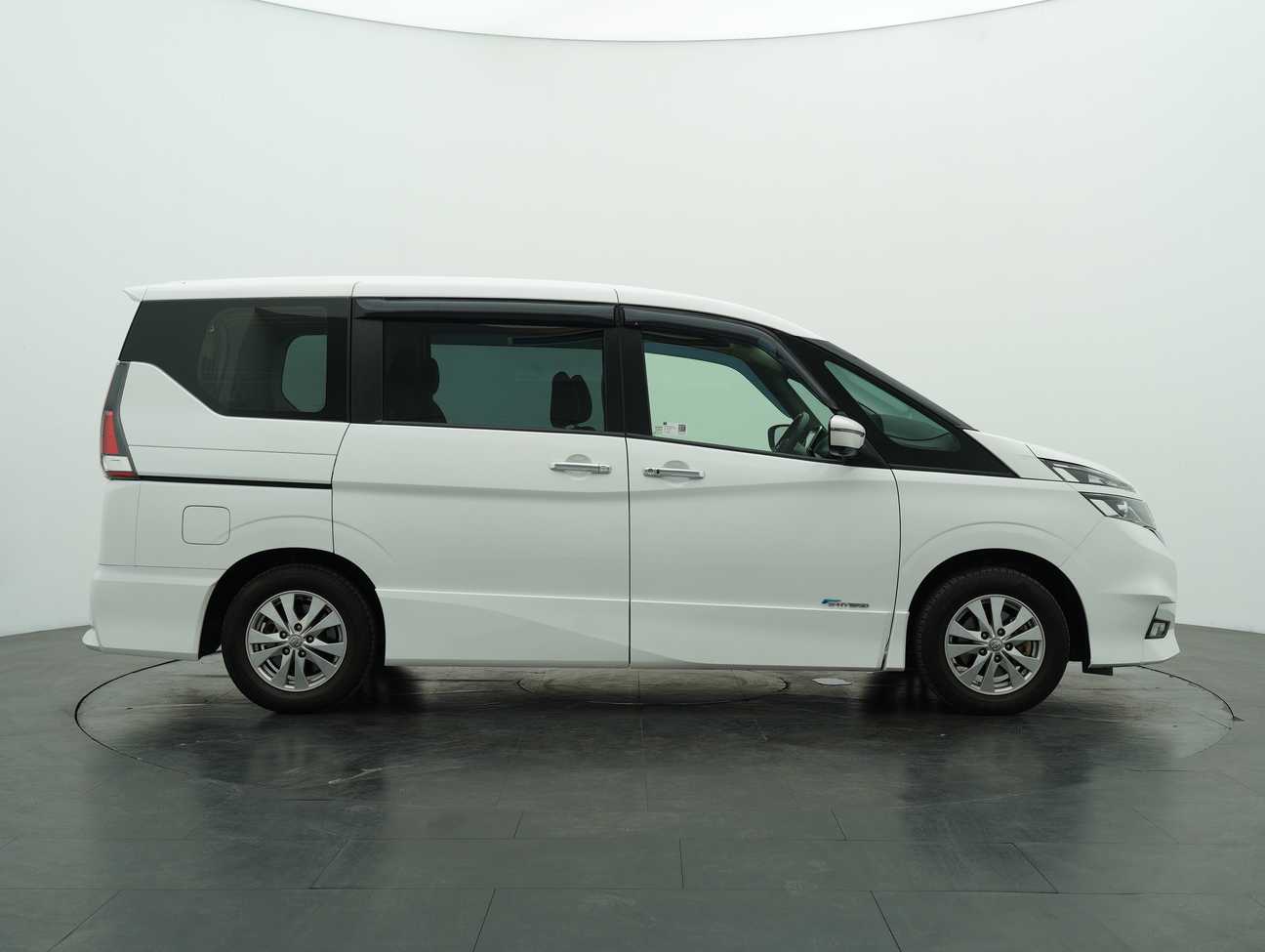 used 2018 Nissan Serena S-Hybrid High-Way Star 2.0