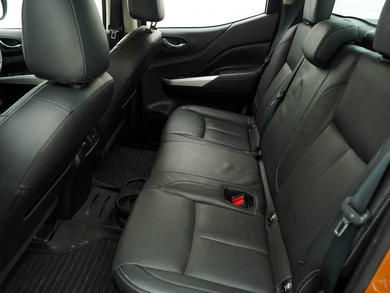 terpakai 2016 Nissan Navara NP300 VL Dual Cab 2.5