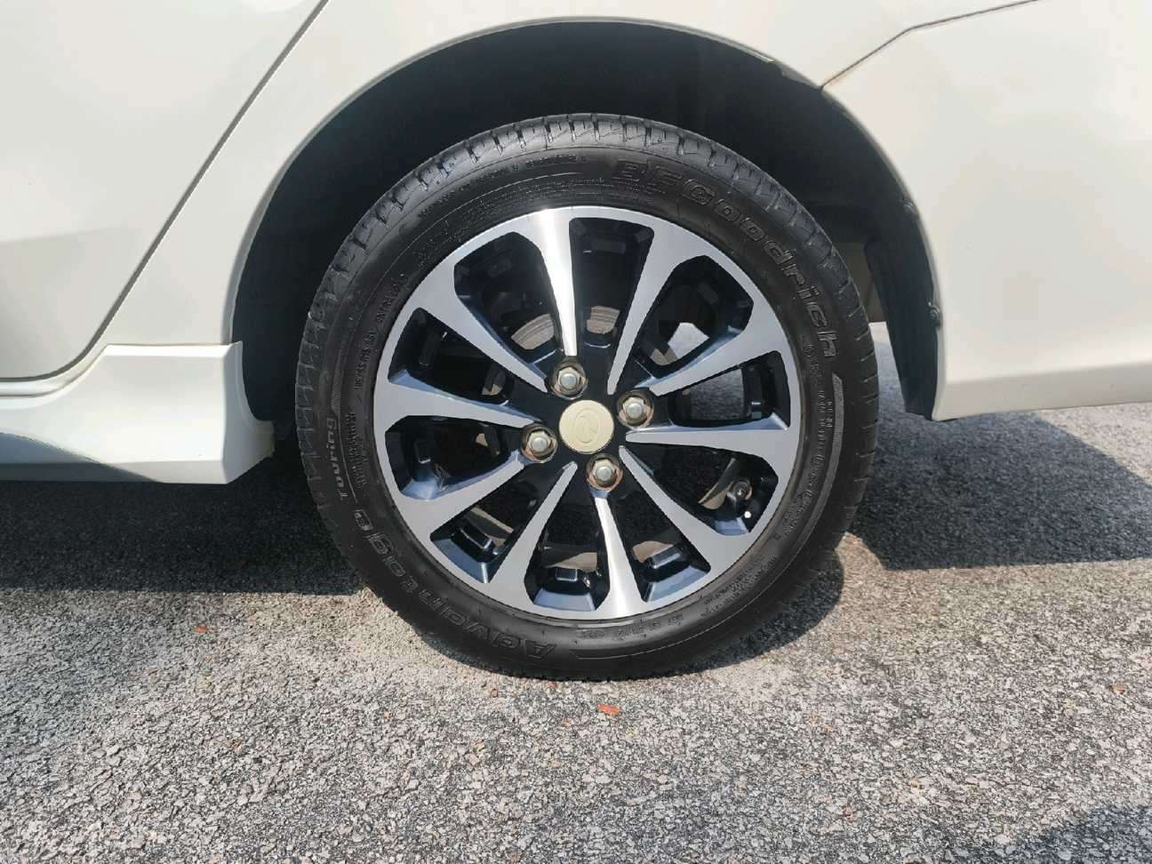 terpakai 2020 Perodua Bezza Advance 1.3
