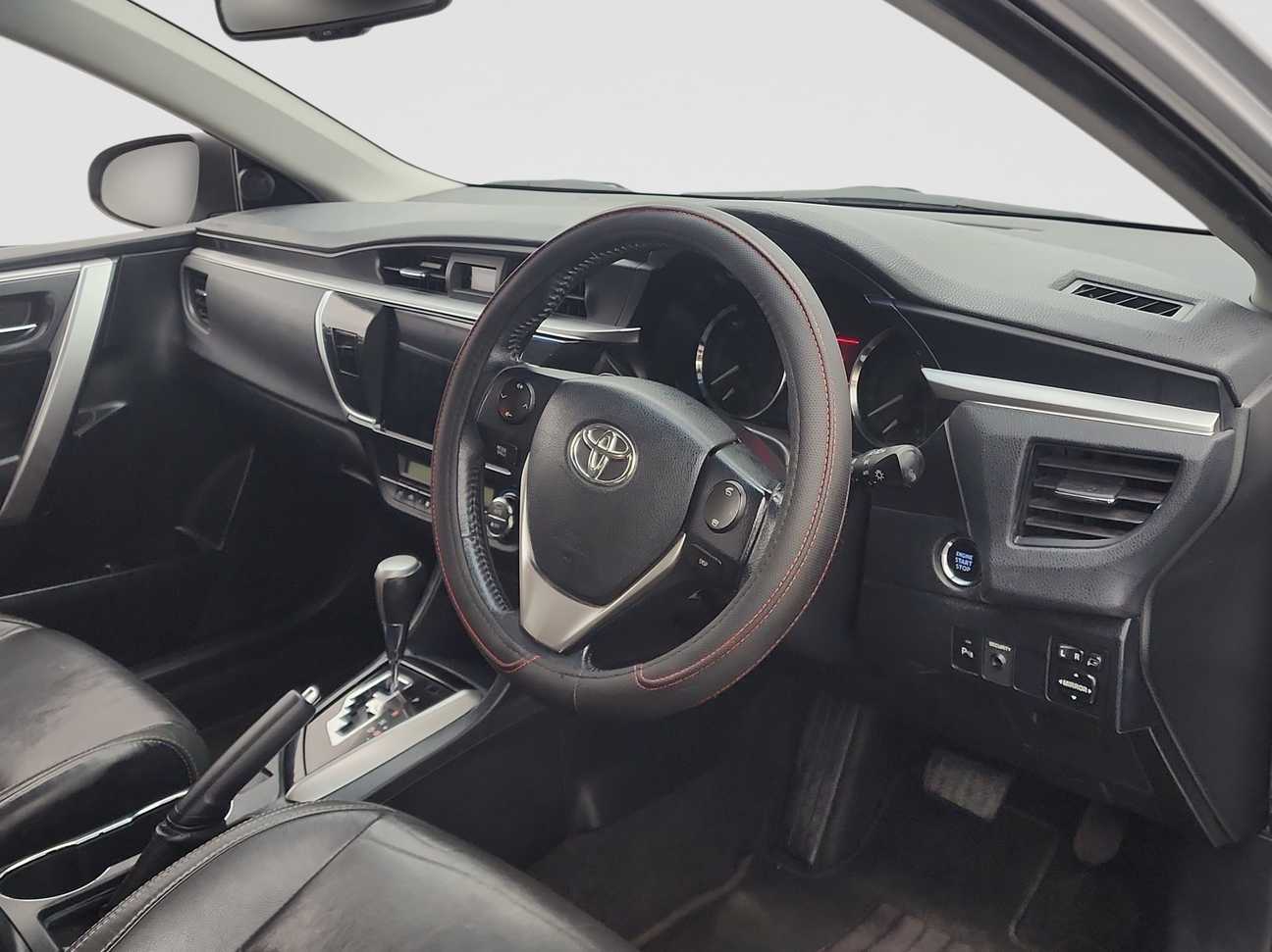 used 2014 Toyota Corolla Altis V 2.0