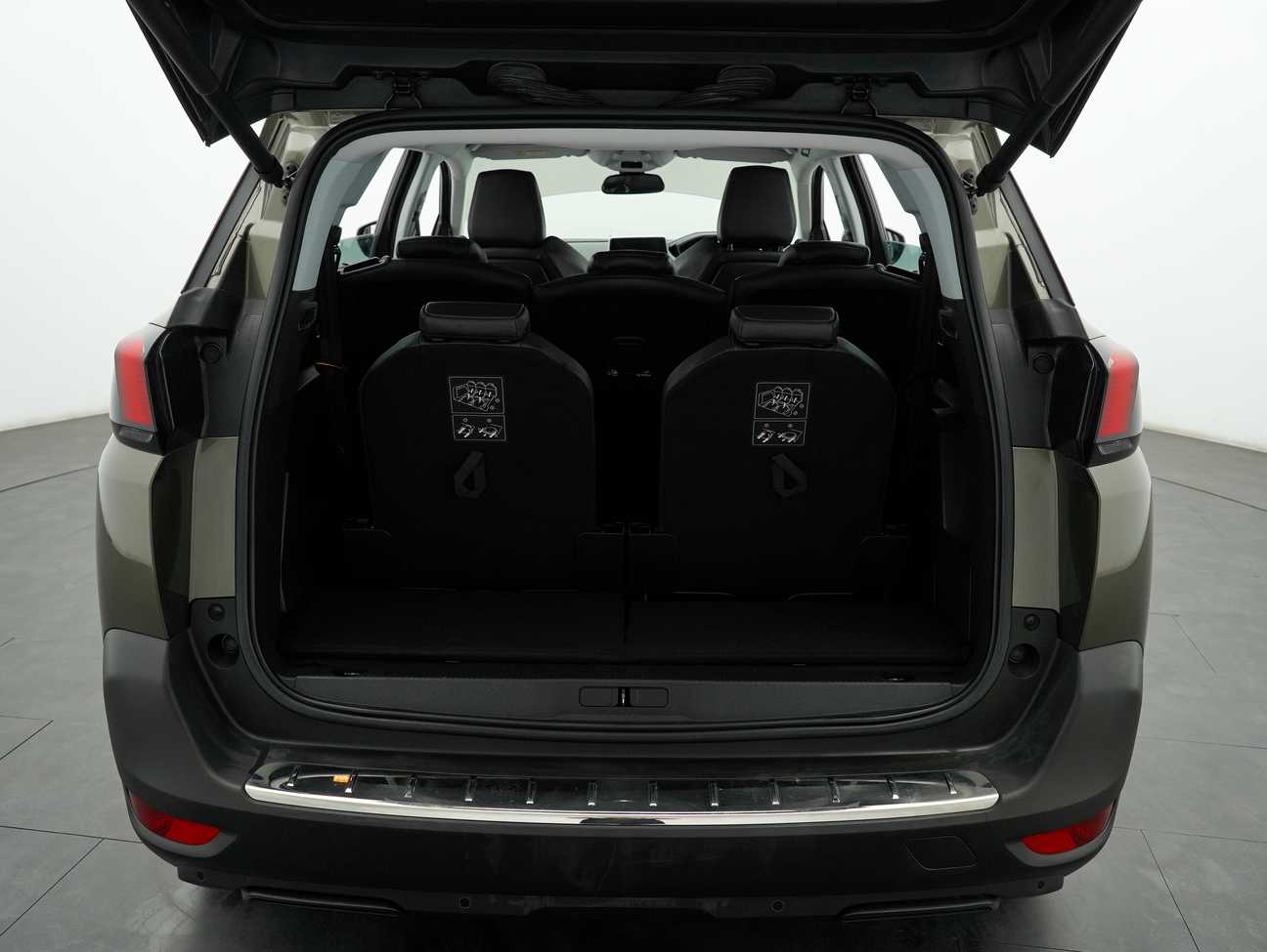 used 2018 Peugeot 5008  1.6