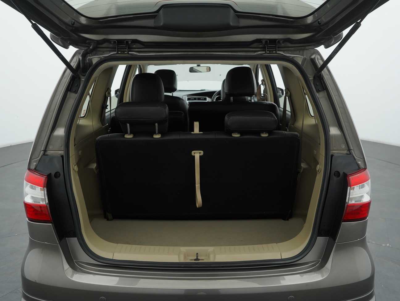terpakai 2013 Nissan Grand Livina Impul 1.8