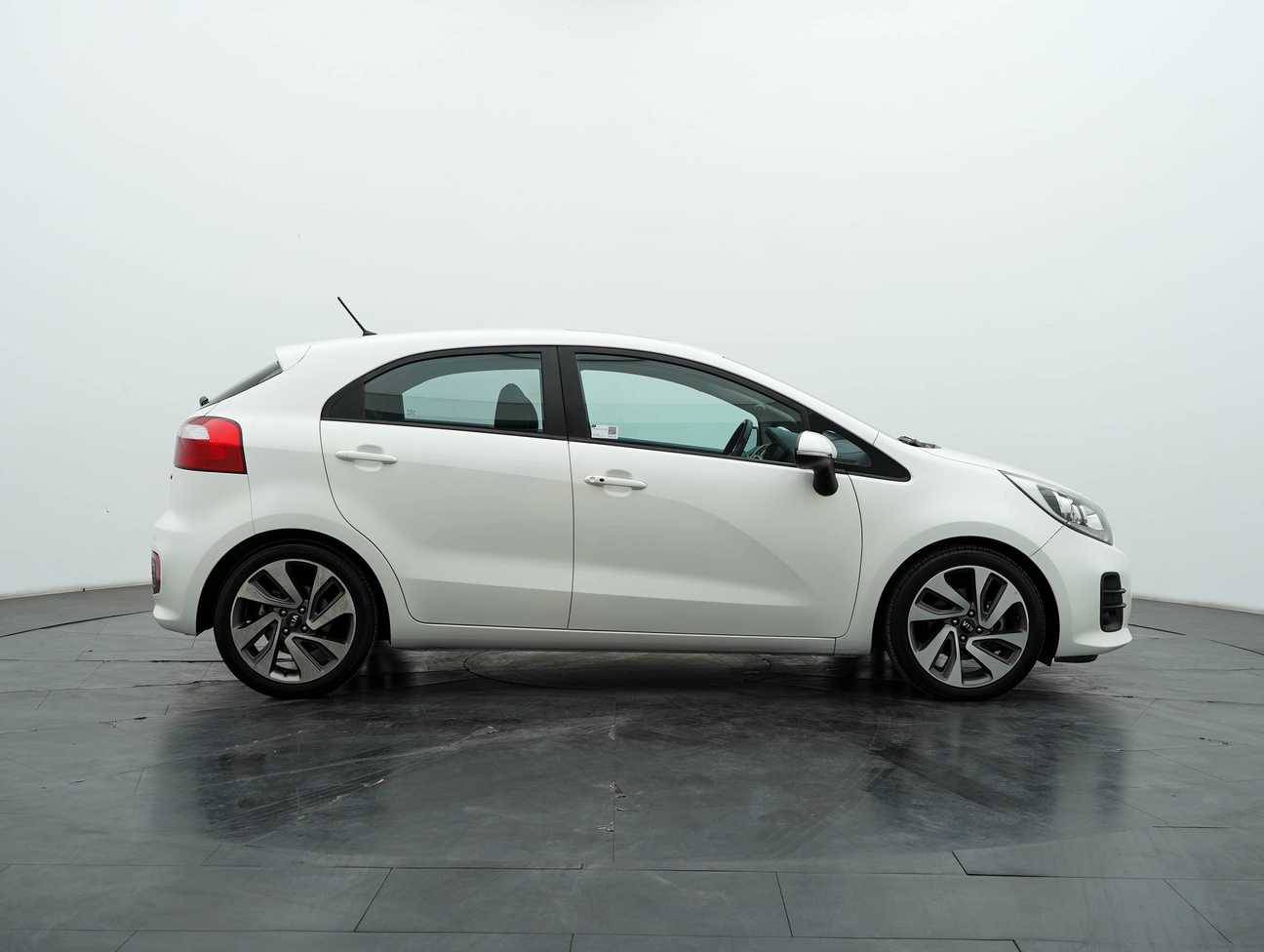 terpakai 2015 Kia Rio SX 1.4
