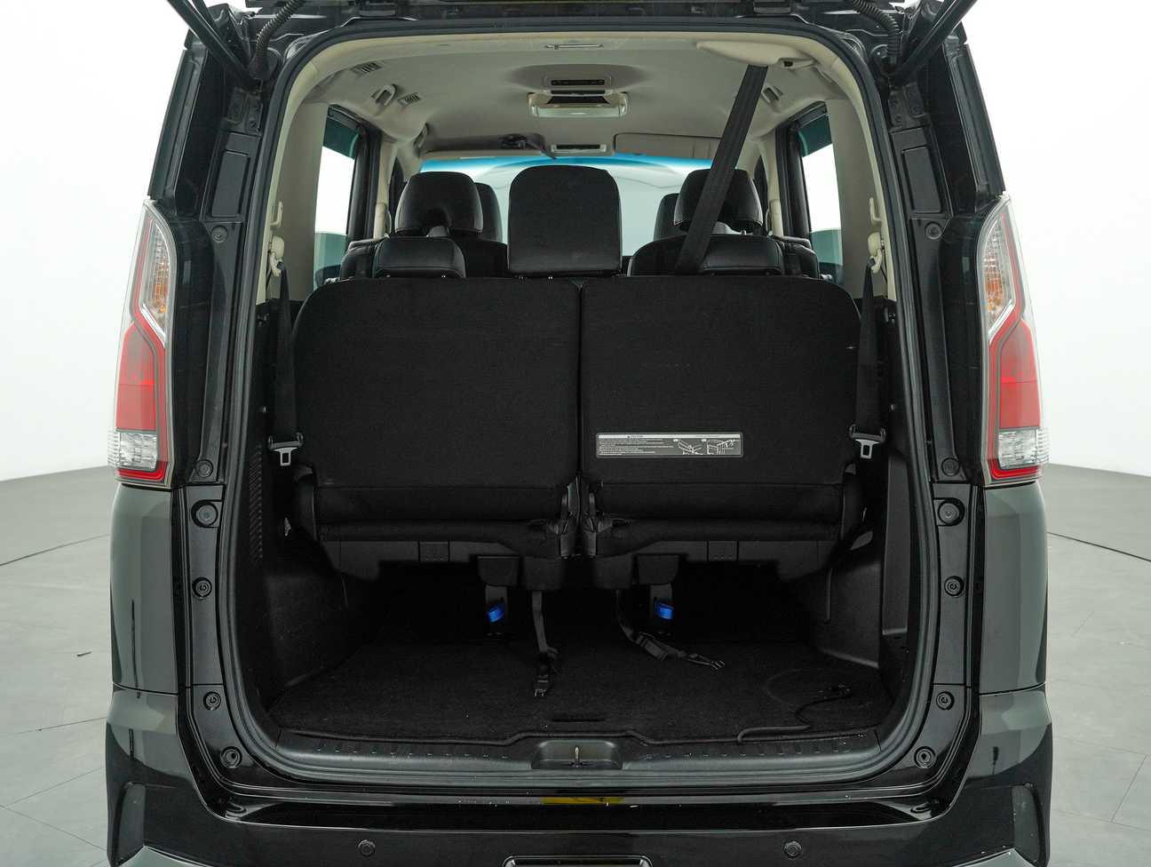 used 2019 Nissan Serena S-Hybrid High-Way Star Premium 2.0