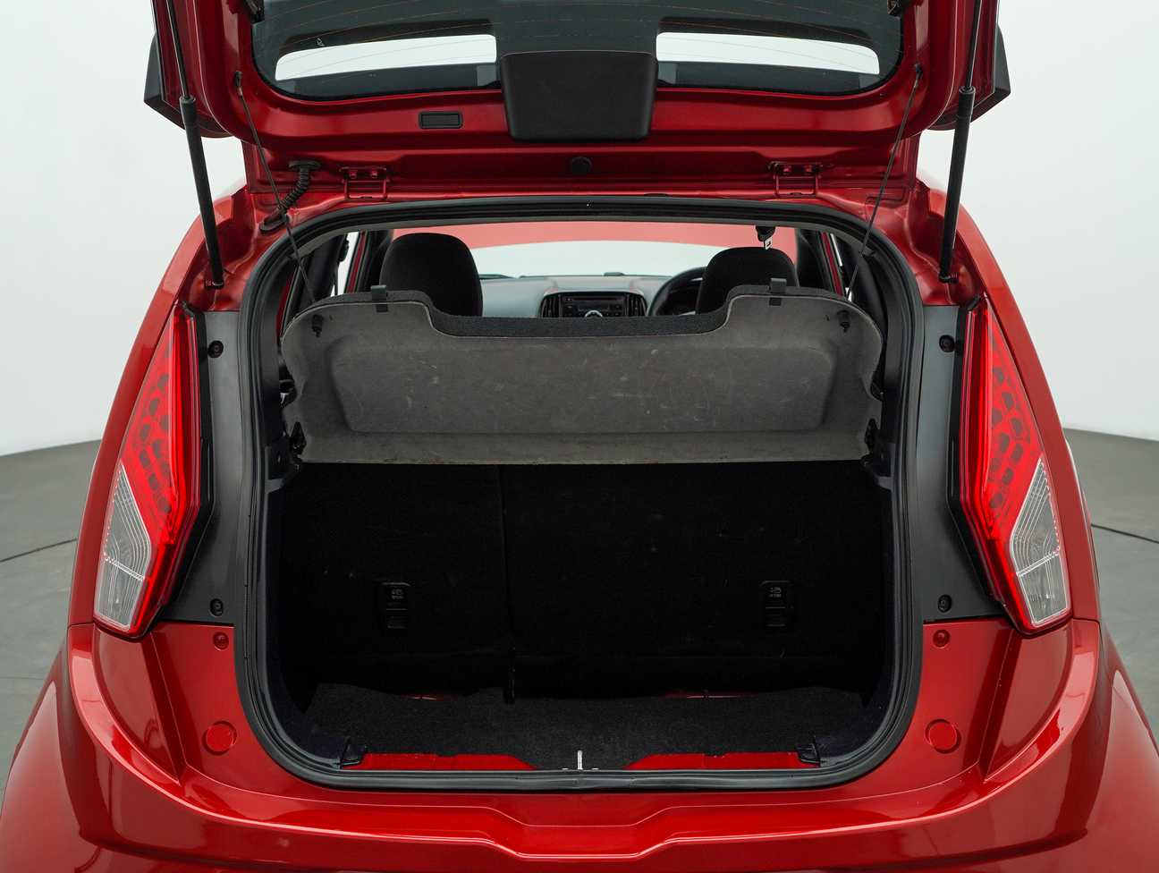 terpakai 2015 Proton Iriz Standard 1.3