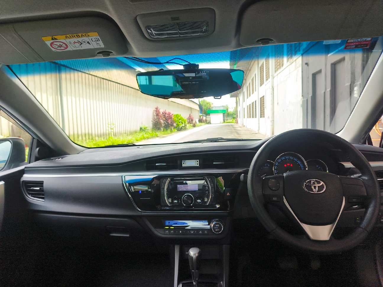 used 2015 Toyota Corolla Altis E 1.8
