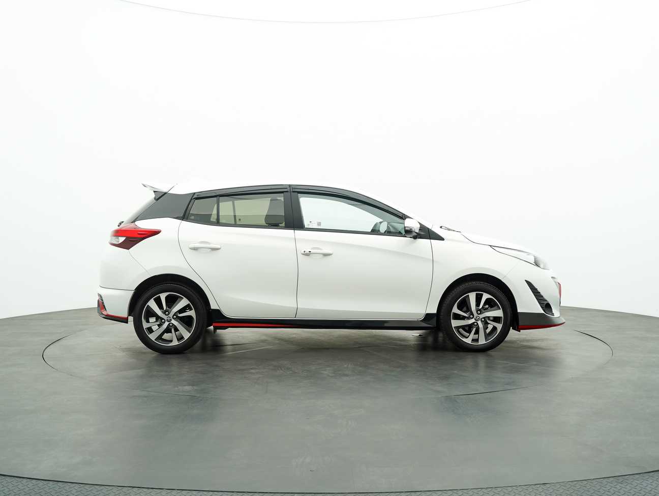 used 2019 Toyota YARIS E 1.5
