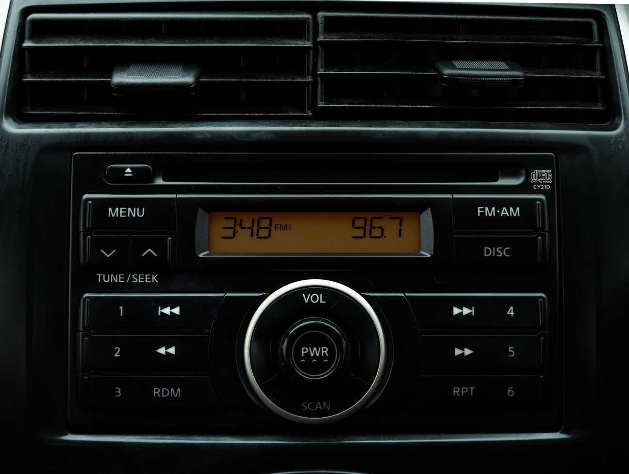 terpakai 2010 Nissan Grand Livina Comfort 1.6