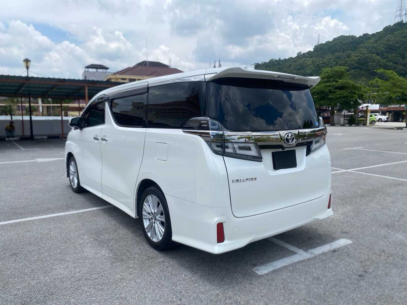 terpakai 2018 Toyota Vellfire  2.5